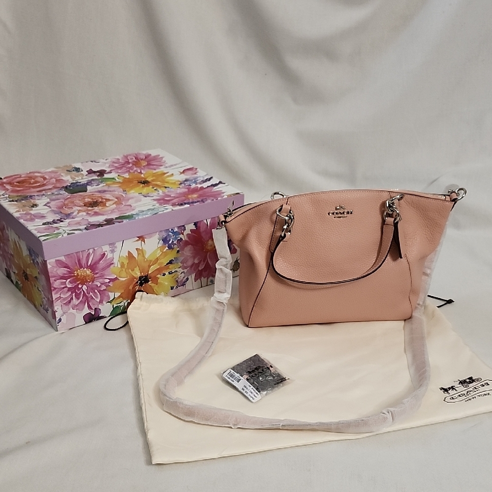 NWT Coach Pebble Leather Small Kelsey Pink Bag ans Accessories